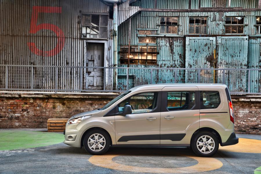  Ford Tourneo Connect 2015 года  (фото 11 из 20)
